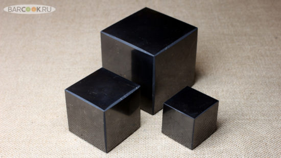 Полированный куб из шунгита ручной работы