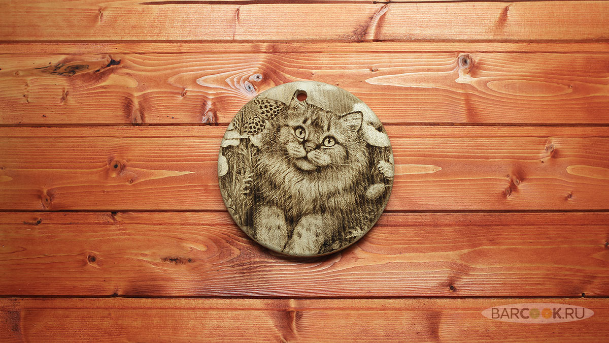 Разделочная доска с изображением кошки из сибирского кедра