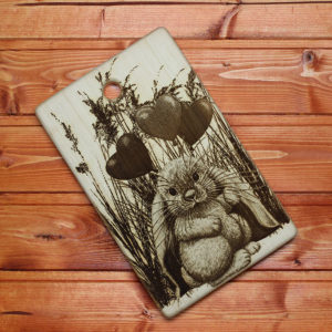 Разделочная доска с изображением кролика из сибирского кедра